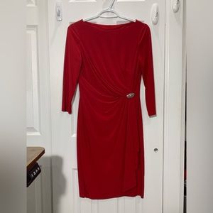 Gorgeous long sleeve red dress with waist broach